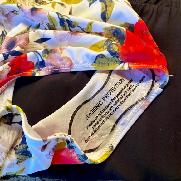 CUPSHE — S.🌹Beautiful One-Piece Swimsuit, ADORNED with Roses!🌹SO Pretty —NWOT - Picture 9 of 12